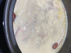 -洪氏嗨捞·广东猪肚鸡·椰子鸡火锅(西咸万象城店)