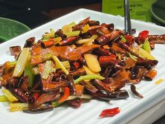 -花菇朵·云山雀 ll 野生菌锅·野果酸汤·精品滇菜(万柳店)