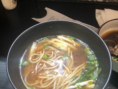 香辣牛骨汤面-贡梅老面馆·蟹粉面·无锡特色小吃(南长街主推店)