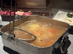 -左庭右院鲜牛肉火锅黑金店(陆家嘴中心店)