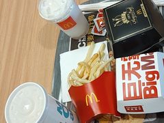 -麦当劳(长兴路万达店)