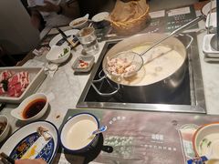 -尚尚仙·酸汤猪手·猪肚鸡火锅(华联万柳购物中心店)