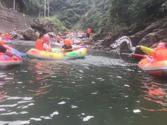 -安吉龙王山峡谷漂流