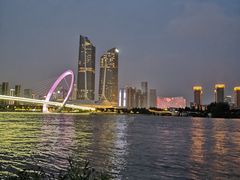 -南京眼步行桥