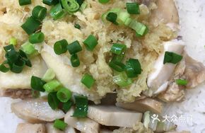 Ginger and Scallion Salted Chicken Claypot Rice