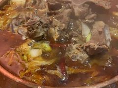 -虾弄弄海派小龙虾·牛羊蝎子火锅