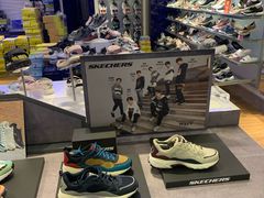 -SKECHERS(Gurney Plaza)