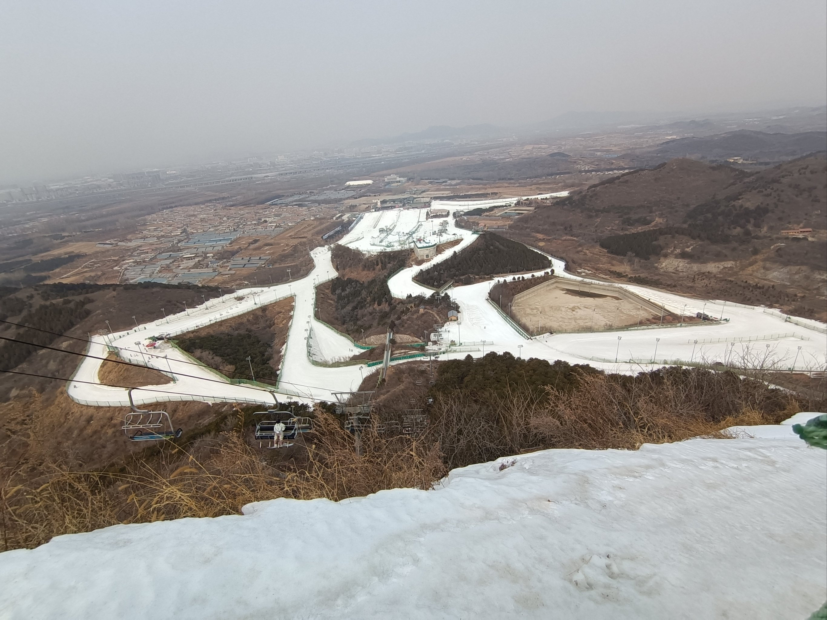 峄山滑雪场在哪里图片