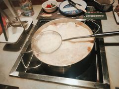 -尚尚仙·酸汤猪手·猪肚鸡火锅(华联万柳购物中心店)