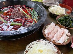 猪天堂-黄潇洒老火锅(九眼桥宏济巷店)