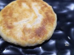 云南现烤鲜花饼-香巴拉云南餐厅(华莱坞店)