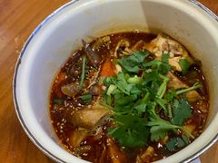 -爆炸头阿姨小四川正宗川味小吃(无任何分店)