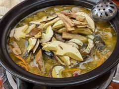 -菌之家·专业纯野生菌火锅·特色炒菌