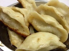 -黄阿姨锅贴大王(万航渡路店)