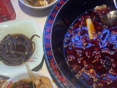 -何师傅美蛙鱼头(汉街店)