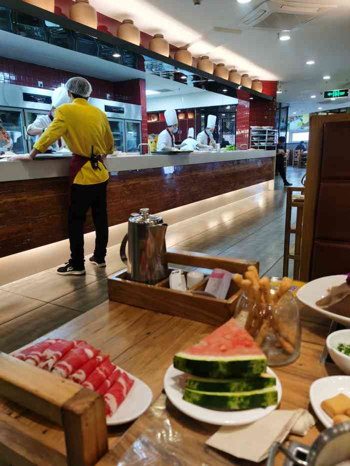 巴滏重庆火锅(汇中店)-"服务真的特别好,环境也好,就是感觉贵了一.