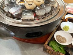 -围炉肉舍•炭烤活鳗•丹东海鲜烤肉(步行街店)