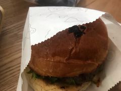 牛泰极-龙治汉堡(中华城店)
