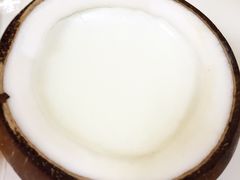 -志龙皇冠吃货椰子铺