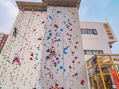 -问山MountQuest攀岩馆