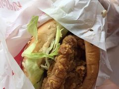 麦辣鸡腿汉堡经典中薯条套餐-麦当劳(祈年大街店)