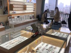 -视野联行眼镜·蔡司授权店(长白万象汇店)