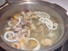 -喃喃椰·糟粕醋·椰子鸡火锅(七堡花园店)