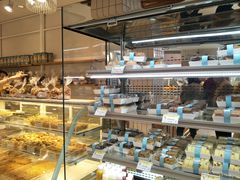 面包甜点陈列柜-老大昌(淮海中路店)