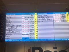 -蒙特利尔皮埃尔·埃利奥特·特鲁多国际机场