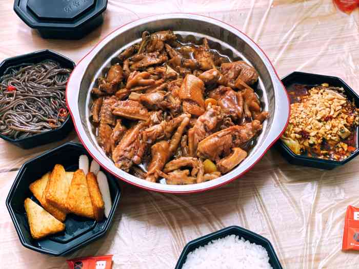 胖哥俩肉蟹煲松江开元地中海店