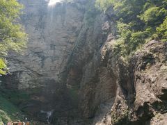 -燕子河大峡谷天坑仙境