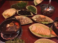 一叶一世界藏茶素食火锅-一叶一世界•素食餐厅(环球中心店)
