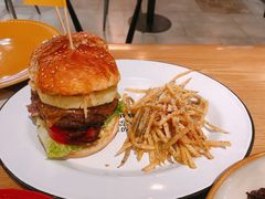 -HELLO 27 意面·沙拉·帕尼尼