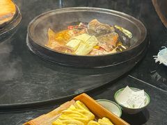 -鱼窝棚柴火铁锅炖(富山屯店)