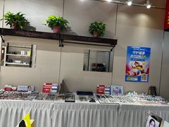 -零度眼镜·宝视友·蔡司依视路(吾悦花街店)