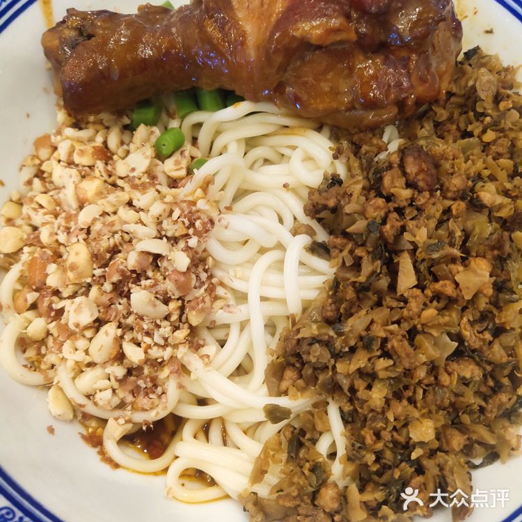 一碗炸酱一碗魂🍜