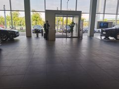 -上海冠松华奥奥迪4S店(张江店)