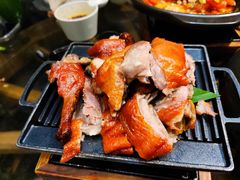油淋脆皮烤鸭-云海肴·汽锅鸡·云南菜(天山百盛优客店)