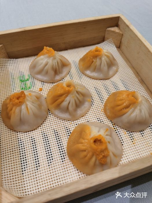 狮王府淮扬菜(新街口友谊店)蟹黄汤包图片