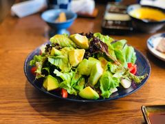 牛肉果沙拉-炎蔵牛舌烤肉