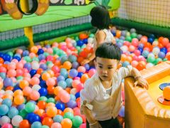 -爱睿思儿童早教亲子游泳(万象城店)