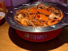 -胖哥俩肉蟹煲(万国店)