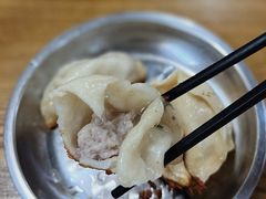 -黄阿姨锅贴大王(万航渡路店)