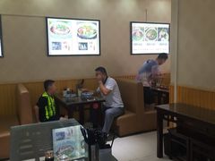 -牛壹品牛肉拉面(东风路店)