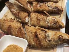 清炸兴凯湖麻鲢-老江南春·中国龙菜(衡山路店)