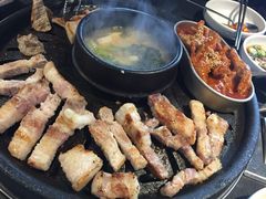 -江南猪肉商会无限续吃(弘大店)