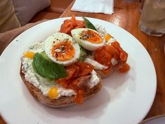 三文鱼牛油果吐司-Egg•Allday Brunch(襄阳北路店)