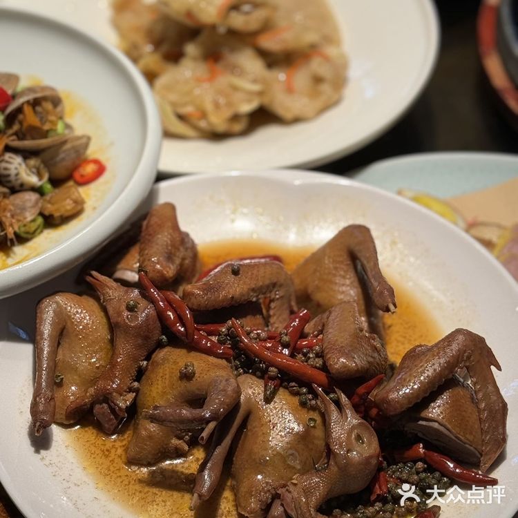 想不到..家附近的燕郊烧鸽子都开19年了