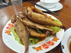 现炸秘制小黄鱼-谢记上海大排档(长寿路店)