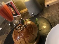 -HIGH FIVE哈福手工汉堡(桂林路店)